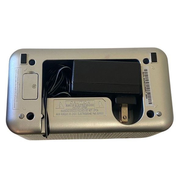 Emerson SmartSet Dual Alarm Clock Radio 1.4" Jumbo‎ LED Display Silver - Picture 5 of 8